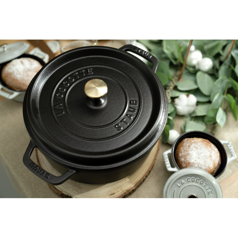 La Cocotte Cast Iron Round Cocotte, Black Matte, 2.75 quarts
