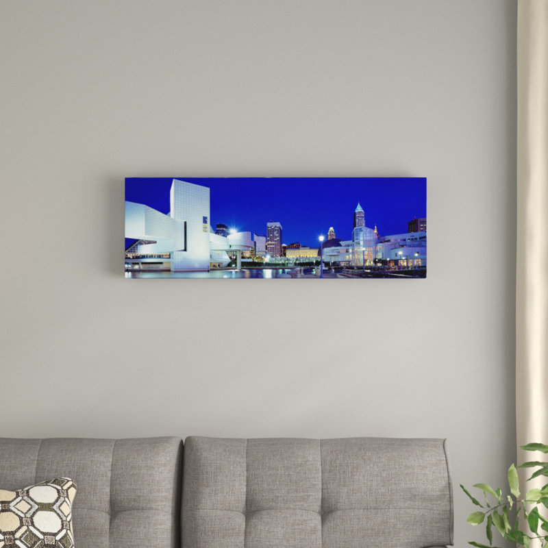 « cleveland, ohio », reproduction de photo sur toile, H 12 po x l 36 po x P 1,5 po, Toile tendue