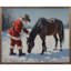 Père Noël avec curieux cheval noir-943335102