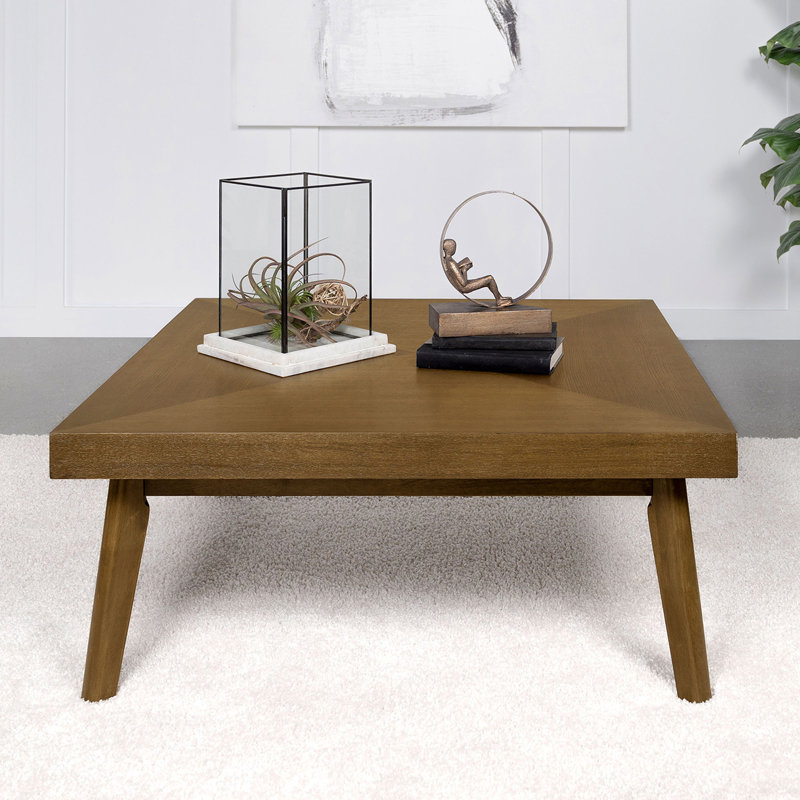 Table basse carrée en bois