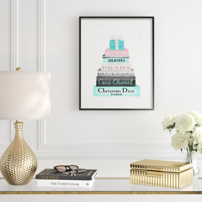 «High Fashion Bookstack Box and Bow», impression, H 20 po x l 16 po x P 1,5 po, Giclée encadrée noir minuit