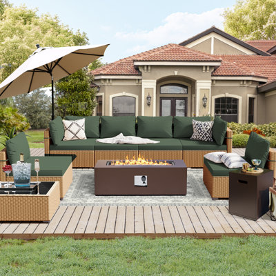 Ensemble 9 pièces de sièges d'extérieur en rotin avec coussins, table de foyer rectangulaire rectangulaire de 42 po et couvercle de réservoir