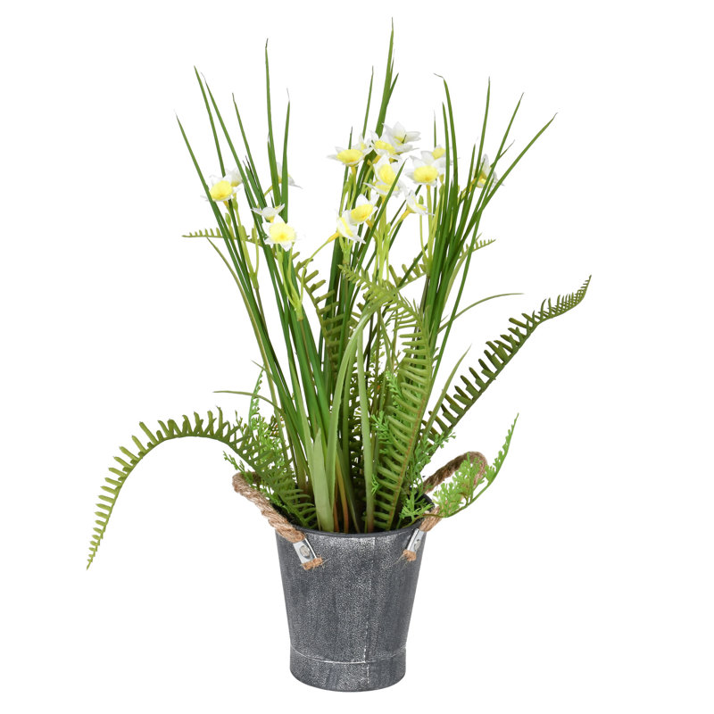 Arrangement floral en pot jonquille