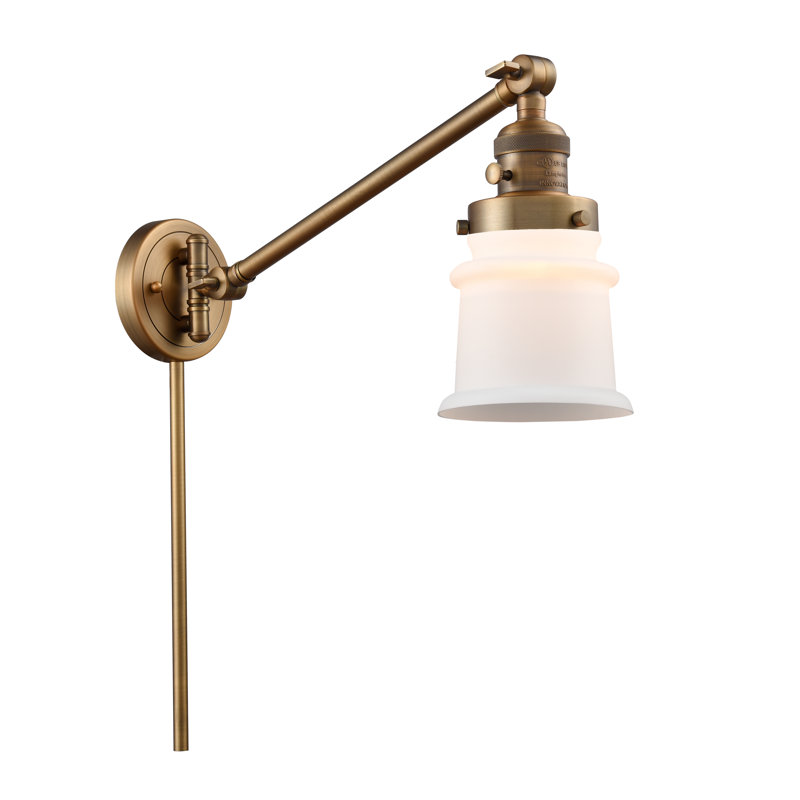 Bras articulé à 1 lumière à intensité variable Alaric, Blanc mat, Ampoule DEL rétro de 3,5 watts, Laiton brossé