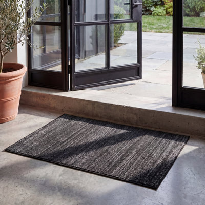 Sarang Black/Ivory Area Rug