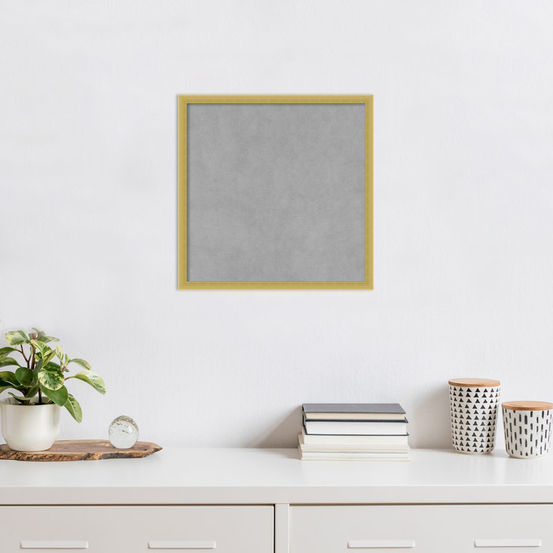 Tableau magnétique à cadre doré poli Svelte, 17" H x 17" W