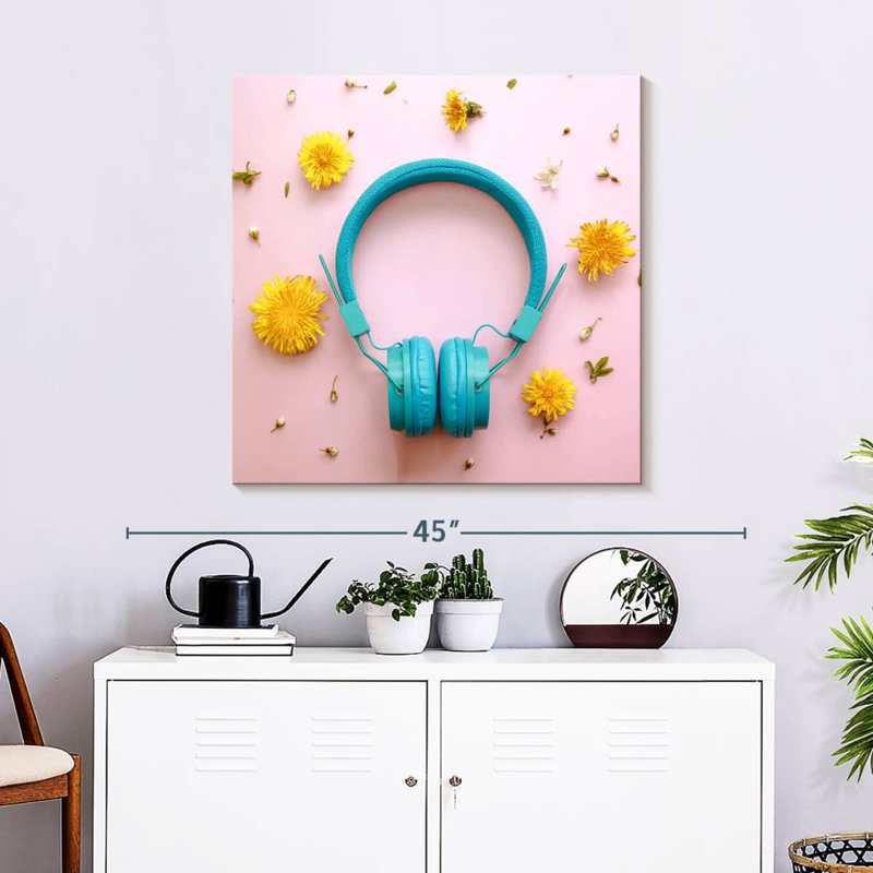 Abarca Daisies And Headphones