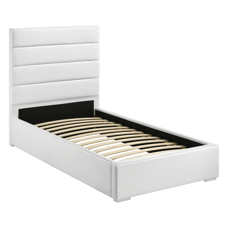 Ensemble de chambre à coucher Genevieve White pour lit simple, comprenant un lit rembourré, une commode et un coffre.