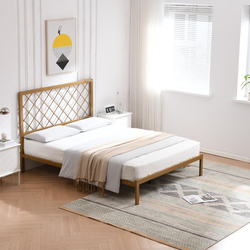 Lit plateforme en métal Konrad, Or, Grand
