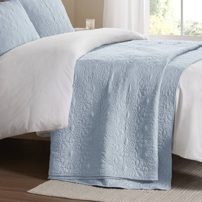 Quebec Reversible Bedspread Set
