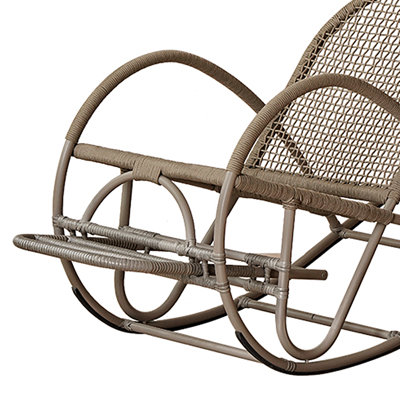 Chaise berçante tissée
