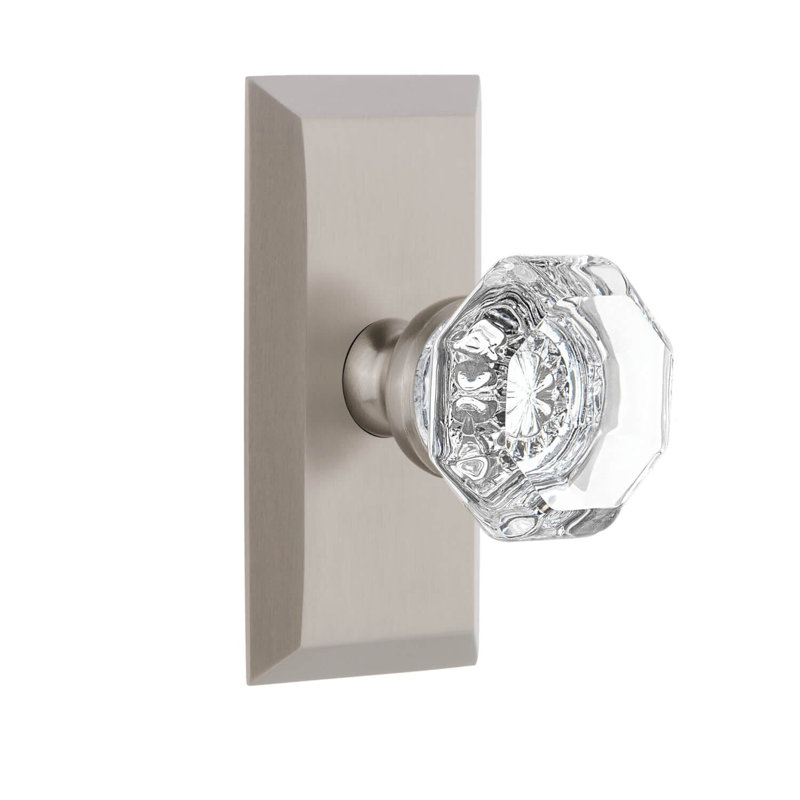 Grandeur Fifth Avenue Short Plate With Chambord Crystal Knob, Satin Nickel