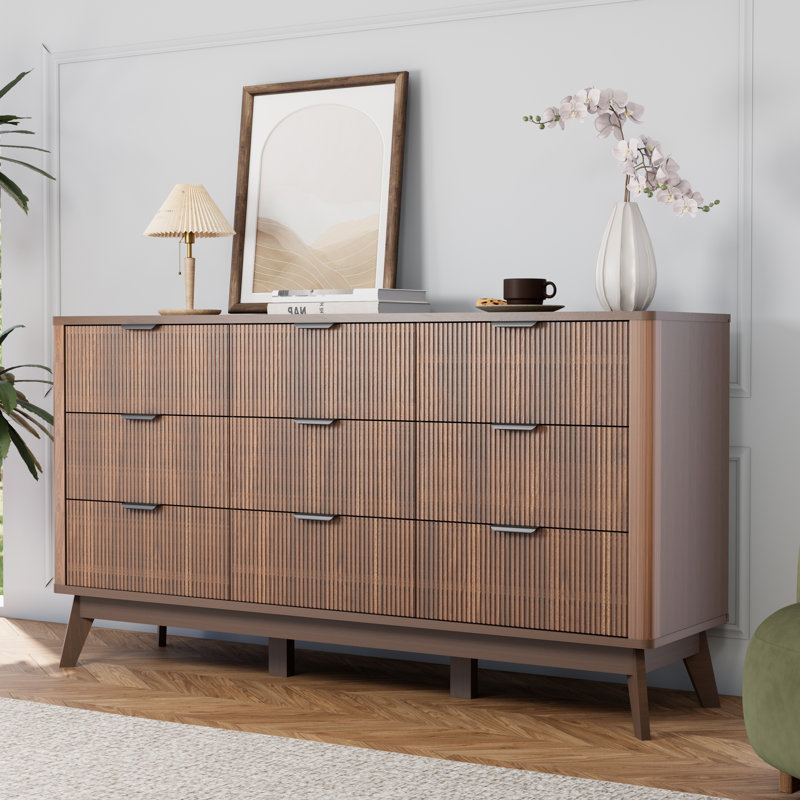 Commode 9 tiroirs cannelée, 59'w 9 Drawers Brown