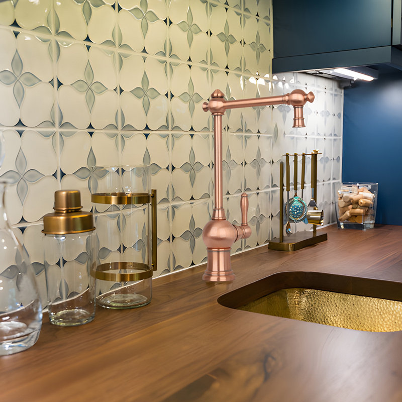 Le distributeur d'eau chaude et froide convient à la plupart des unités d'osmose inverse