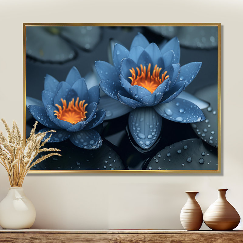 «Blue Mon monochrome Lotus Pond Radiant Blooms III - Lotus», art mural, Cadre flottant doré, H 16 po x l 32 po x P 1 po