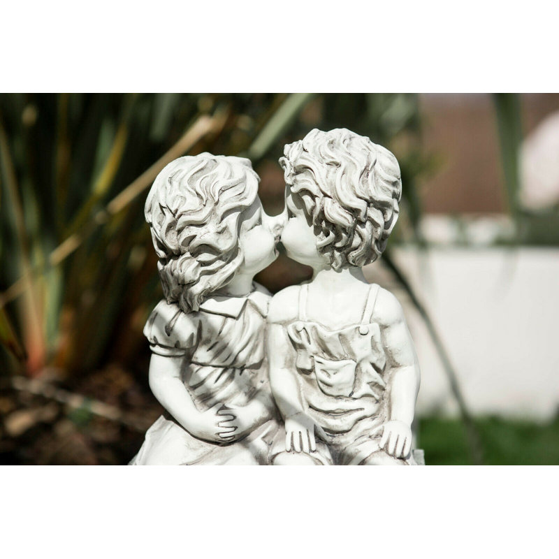 Winne People Plastic Garden Statue