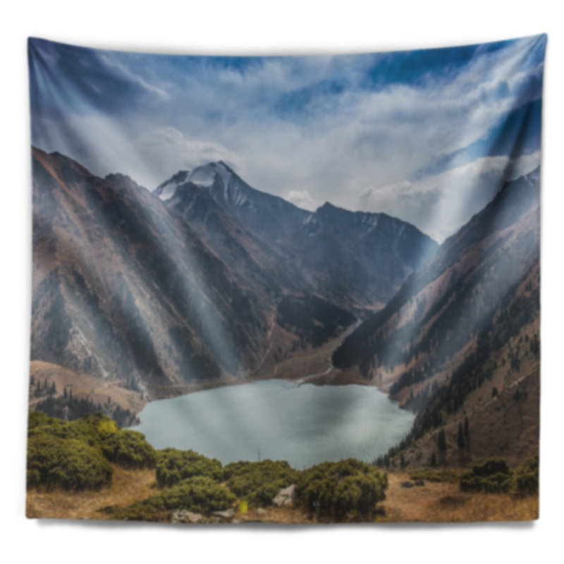 Tapisserie paysage lac de montagne sous le ciel, H 78 po x l 92 po