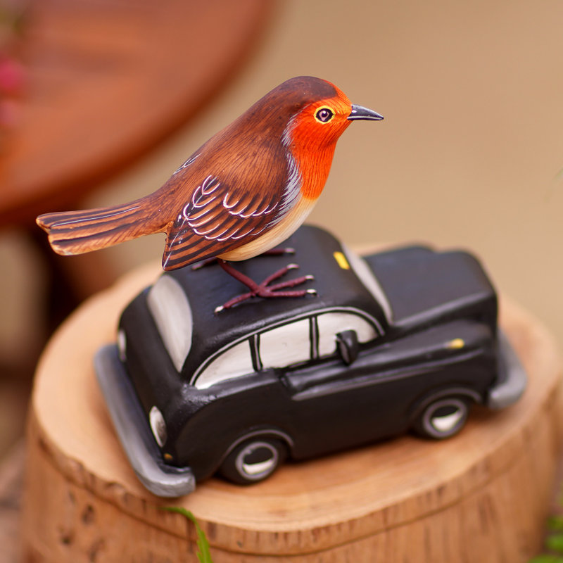 Figurines & Sculptures