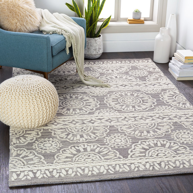 Huynh Wool Floral Indoor Rug