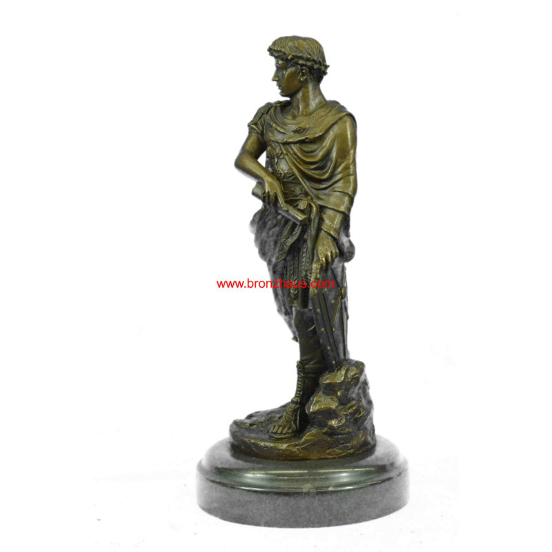 Figurines et sculptures