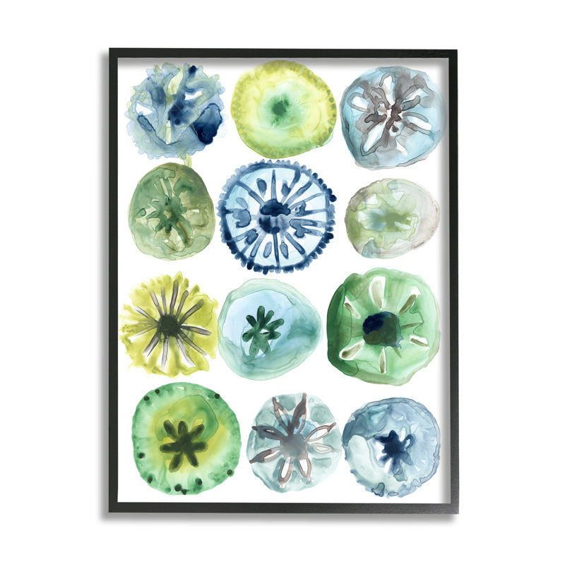 Assortiment d'oursins nautiques sur fond bleu vert, jaune surdimensionné par June Erica Vess, H 20 po x l 16 po