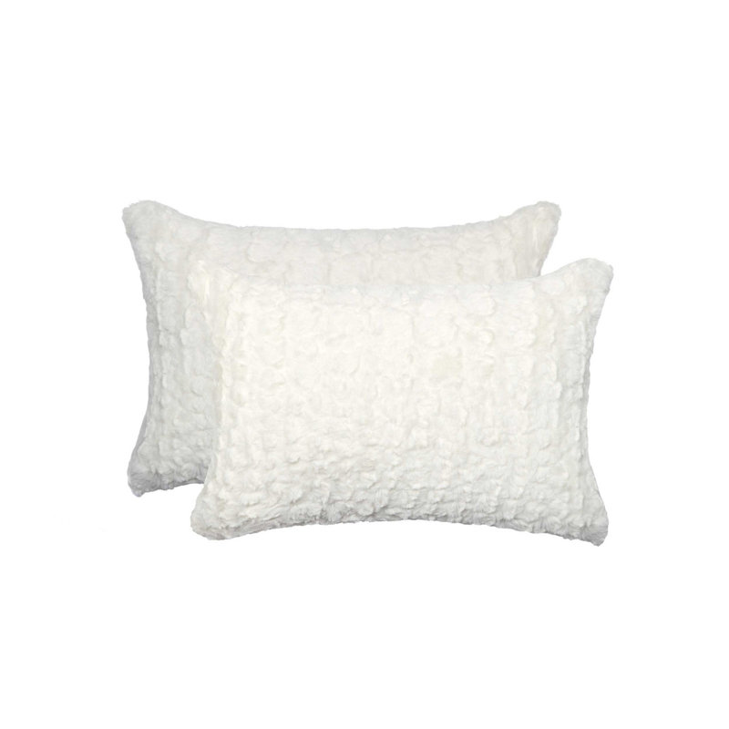  Coussin en fausse fourrure, 1