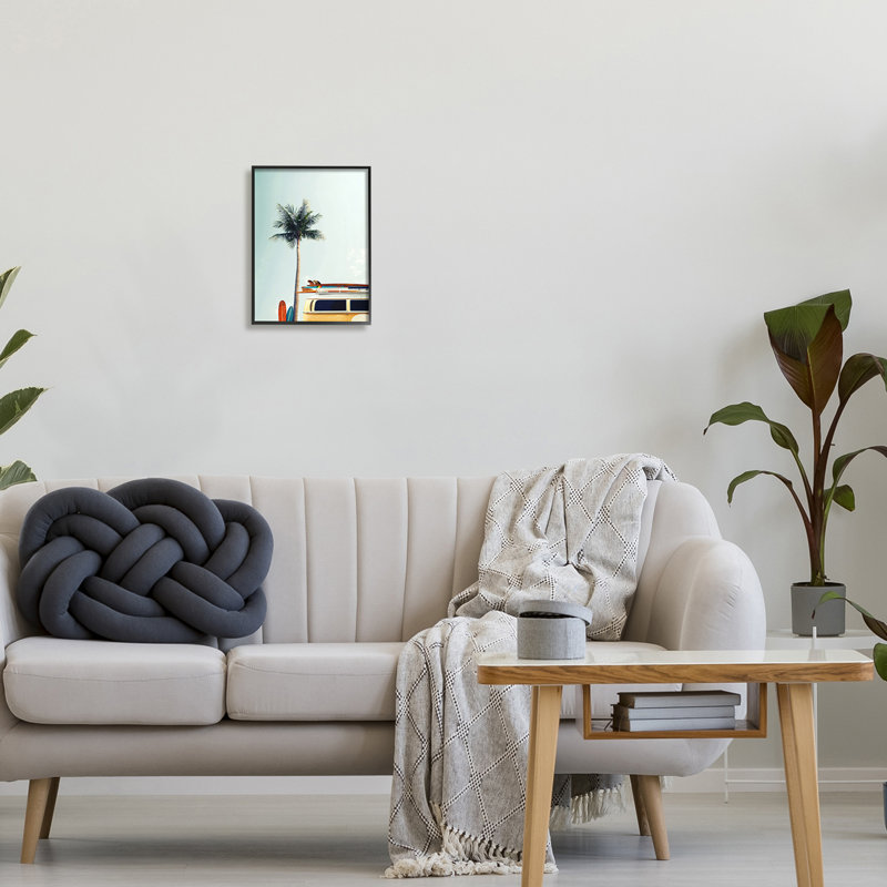 «Surf Bus Yellow with Palm Tree» par Design Fabrikken, reproduction de photo, H 14 po x l 11 po, Giclée encadrée noir minuit