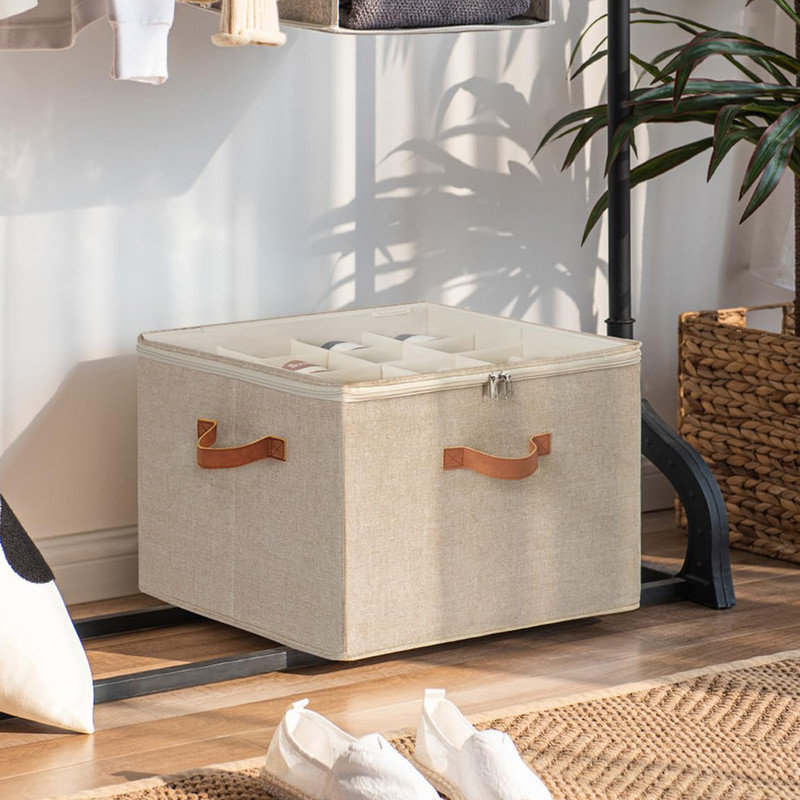 Organisateur de chaussures de placard avec diviseurs réglables, peut contenir 16 à 24 paires, housse transparente anti-poussière et conception robuste en casiers pour chaussures de sport, bottes