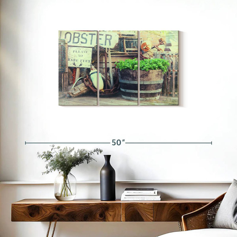 Sebbie Lobstering, 20" H x 33" W
