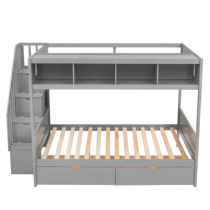 Lit superposé simple au-dessus d'un lit double gris avec tablette, rangement pour escalier et 2 tiroirs. Créez un espace de détente dans la chambre à coucher avec des tablettes, des tiroirs et un espace organisé pour la famille
