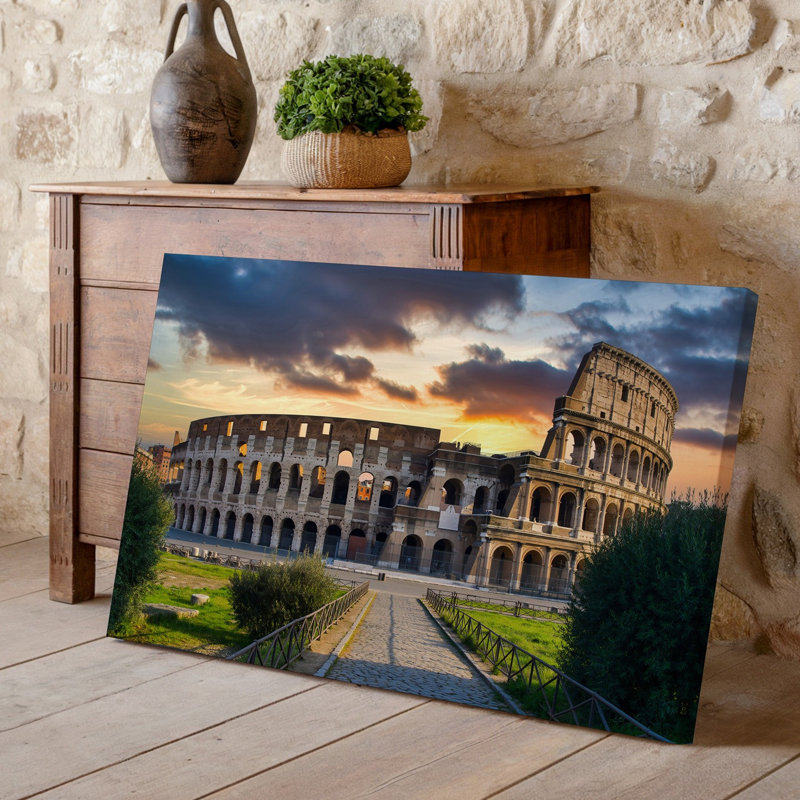 Toile, "Une vue majestueuse du Colisée à Rome pendant le coucher du soleil", H 18 po x l 24 po