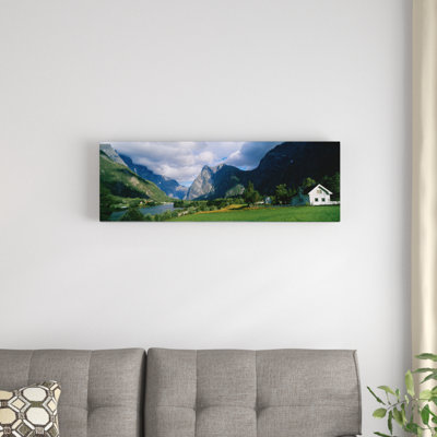 « cloudy mountain valley landscape, norvège », reproduction de photo sur toile