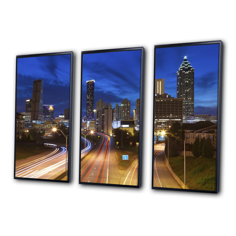 «Atlanta Skyline Twilight Blue Hour - Cityscape», ensemble de 3 toiles d'art encadrées, H 28 po x l 36 po x P 1 po