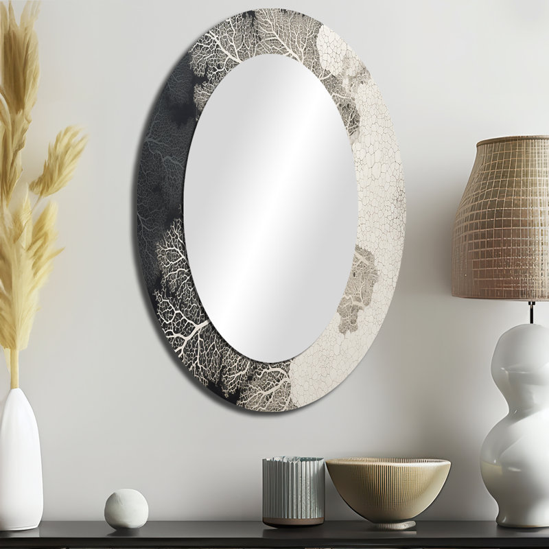 Abstrait corail noir et blanc abstrait VI - Grand miroir mural ovale sur métal, 36 po x 24 po