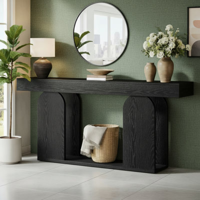 Cette table de rangement en bois noire à double couche, avec son design extra-long de style maison de campagne, peut être utilisée dans le salon, le couloir ou le vestibule.