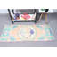 Tapis turc rétro avec des couleurs pastel douces et un motif géométrique comme pièce unique de style bohème tissé à la main pour votre décor