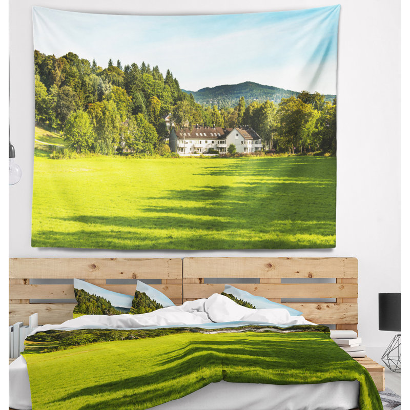 Campagne dans un tapisserie de jardin seul, H 78 po x l 92 po