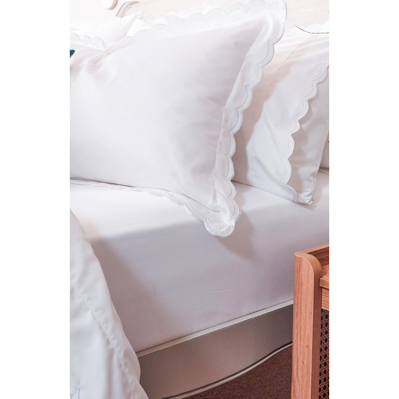 Scallop Edge Fitted Sheet, Queen Fitted Sheet