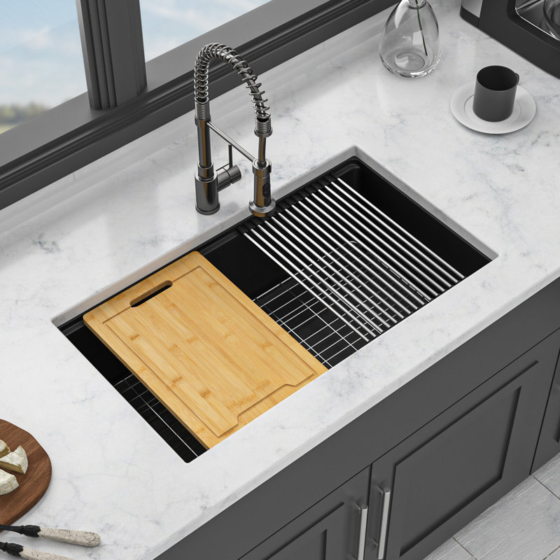 Évier encastrable 33 x 19 po en composite de quartz noir - haut avec succes inclus, Noir