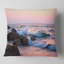 Oreiller avec oreiller en mousse rocky shore coast-123281693