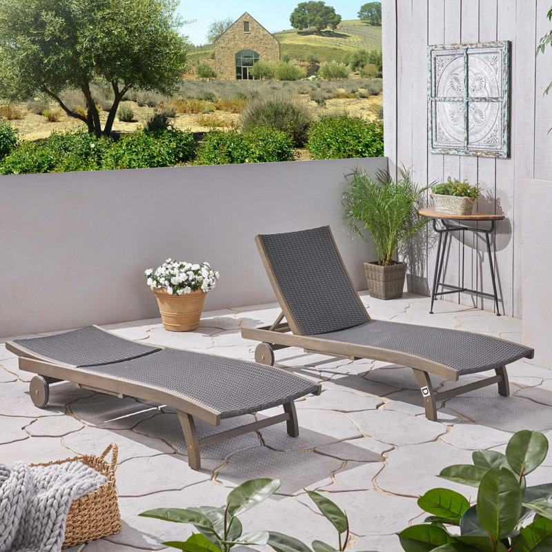 Ensemble de 2 chaises longues de patio en bois d'acacia avec plateau coulissant