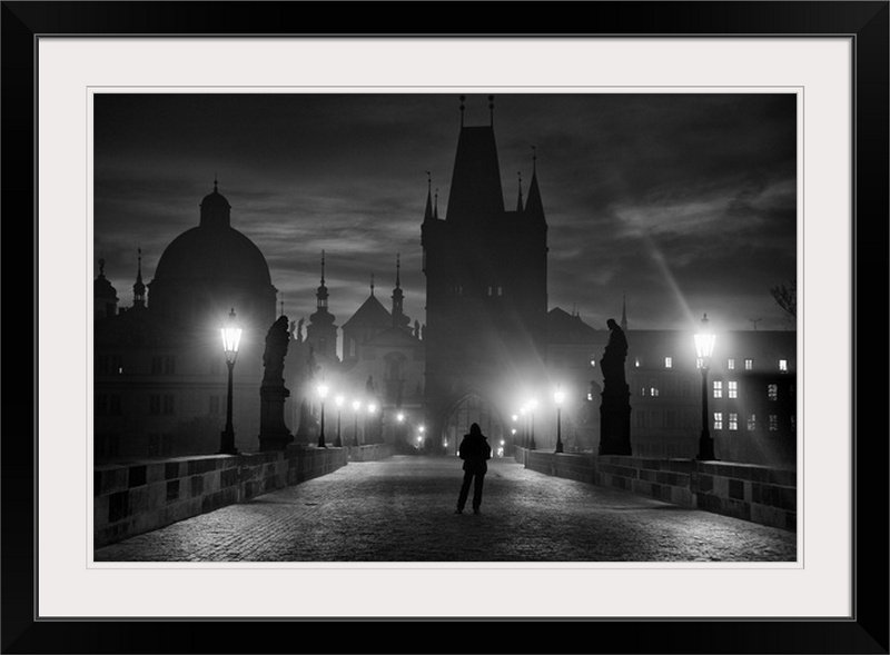 "Straub" Prague In Black and White "par Marcel Rebro, reproduction de photo, H 32 po x l 44 po x P 1 po, Cadre noir