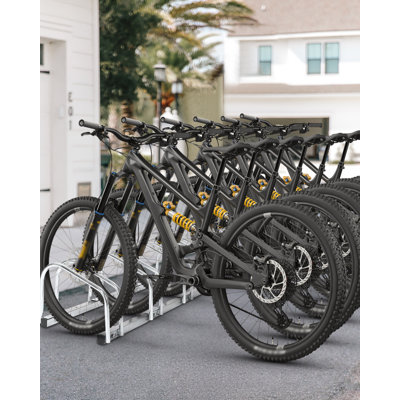  Support pour vélo autoportant robuste - Support à deux cycles pour le garage et la maison - Convient aux roues de 22 à 28 pouces et aux pneus de 2,2 pouces - Organisateur de rangement intérieur / extérieur en acier - 6 positions