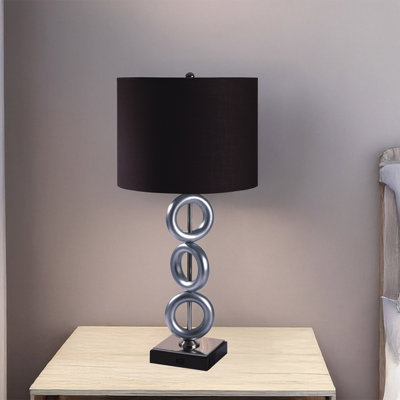 UNE PAIRE DE 3 ANNEAUX ARGENTÉS DE 29 po AVEC LAMPE DE TABLE DE SORTIE (2PC / CTN), conception moderne avec 3 anneaux chromés, lampe de table