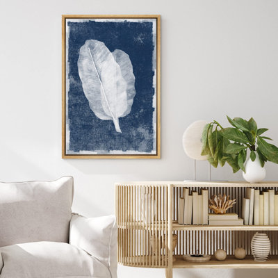 «Faded White Transparent Leaves» sur