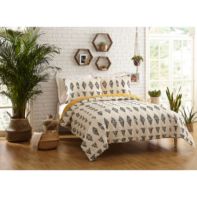 Prosperity Reversible Geometric 100% Cotton Quilt Set, King Quilt + 2 King Shams