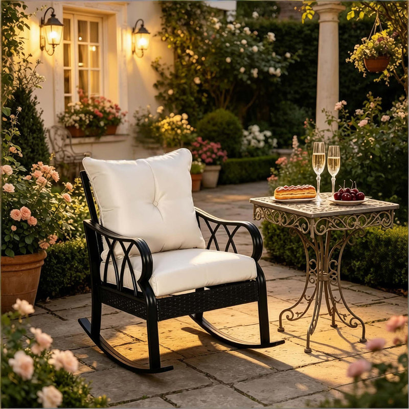 Chaise berçante d'extérieur classique en rotin avec confort rembourré