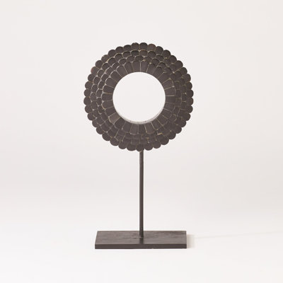 Four Layer Horn Scalloped Mounted Ring