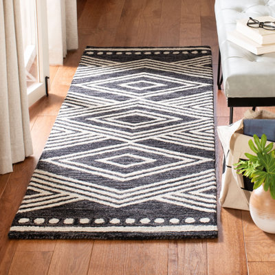 Vedika Hand Tufted Wool Southwestern Rug