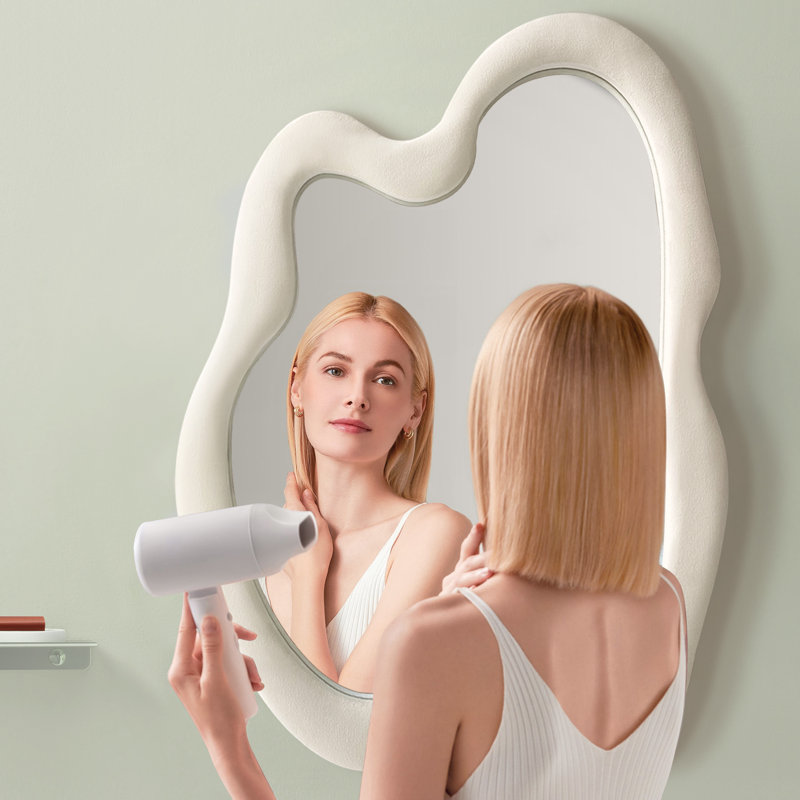 Miroir asymétrique en bois manufacturé Debanhy, Beige, 32 po x 24 po